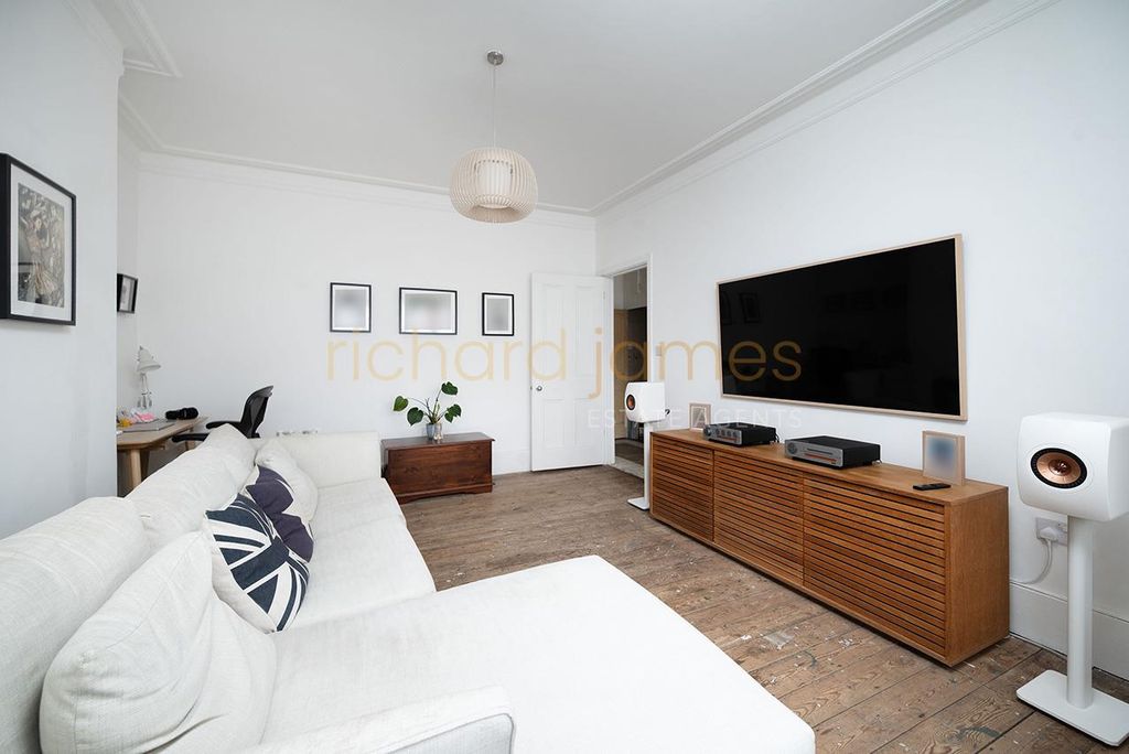 Property photo 2 of 14 W04.Jpg