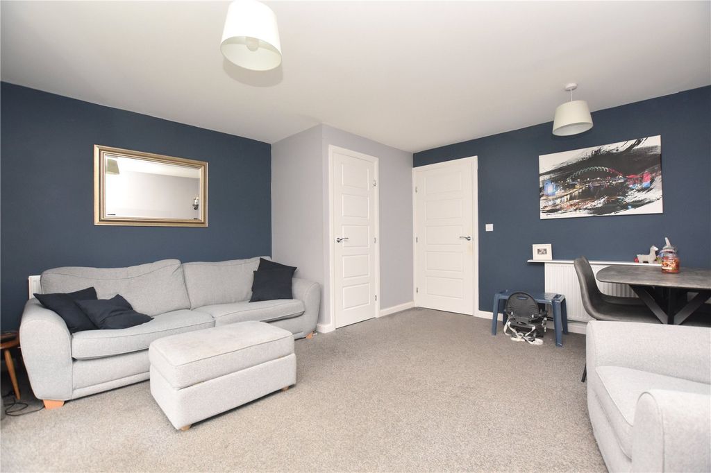 Property photo 2 of 16 Picture No. 01