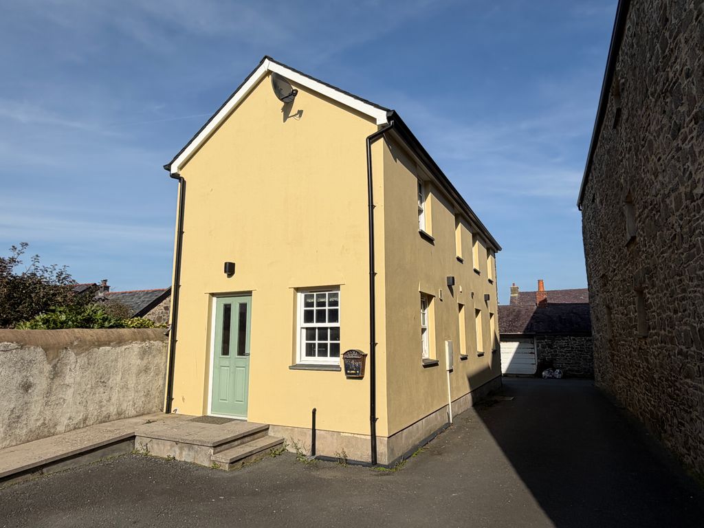 Property photo 2 of 19