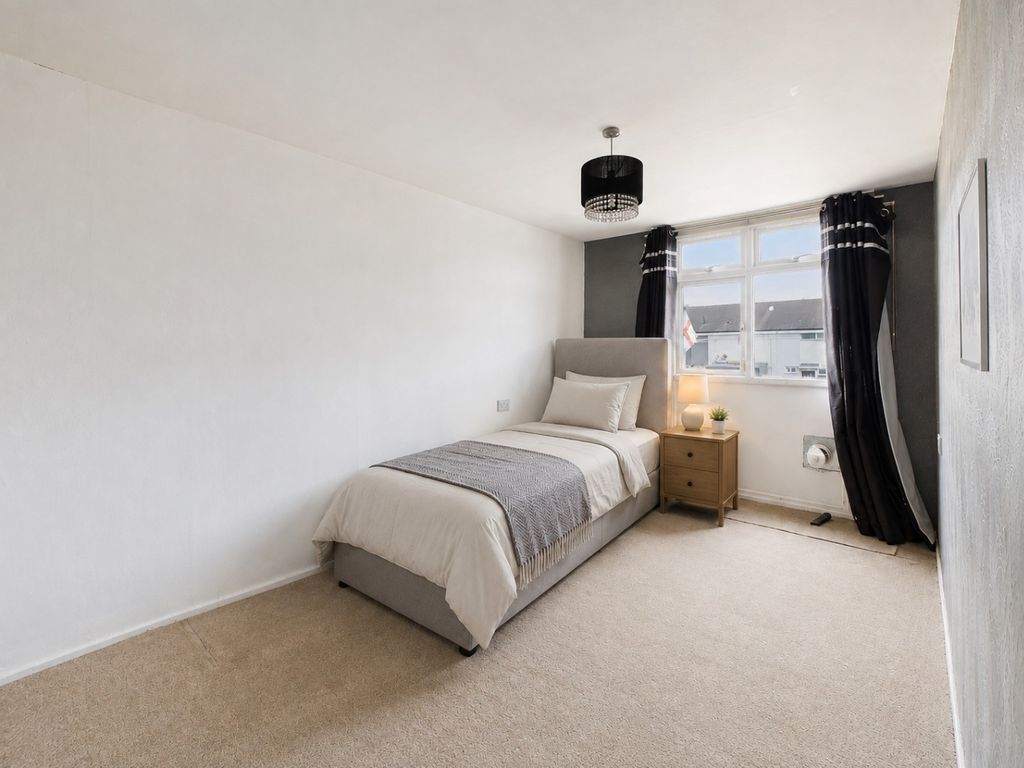 Property photo 3 of 12 5259877