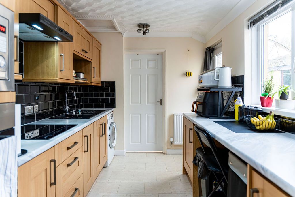 Property photo 2 of 29