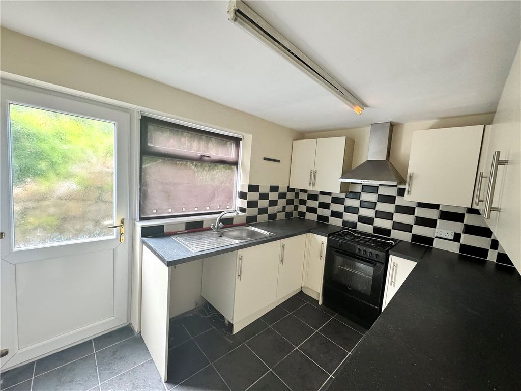 Property photo 3 of 13 Kitchen