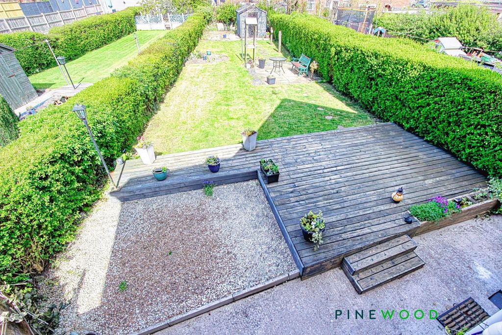 Property photo 2 of 27 Rear Garden