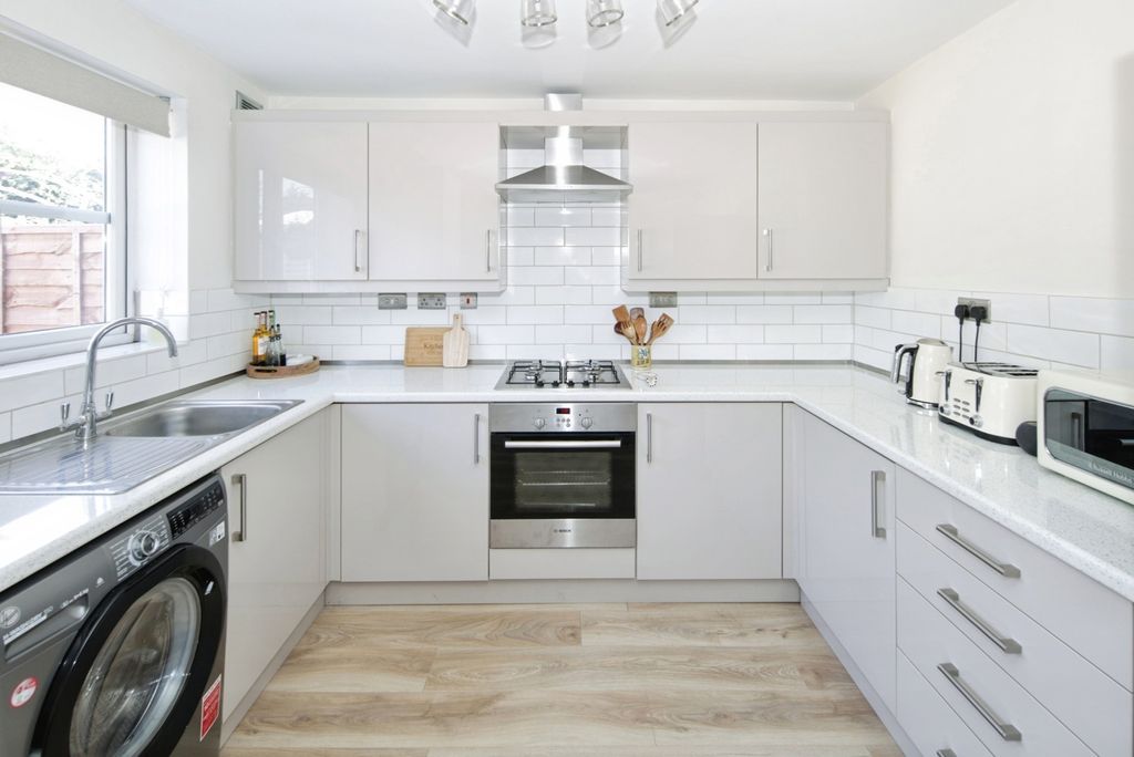 Property photo 3 of 18 Pbox-Img.Jpg