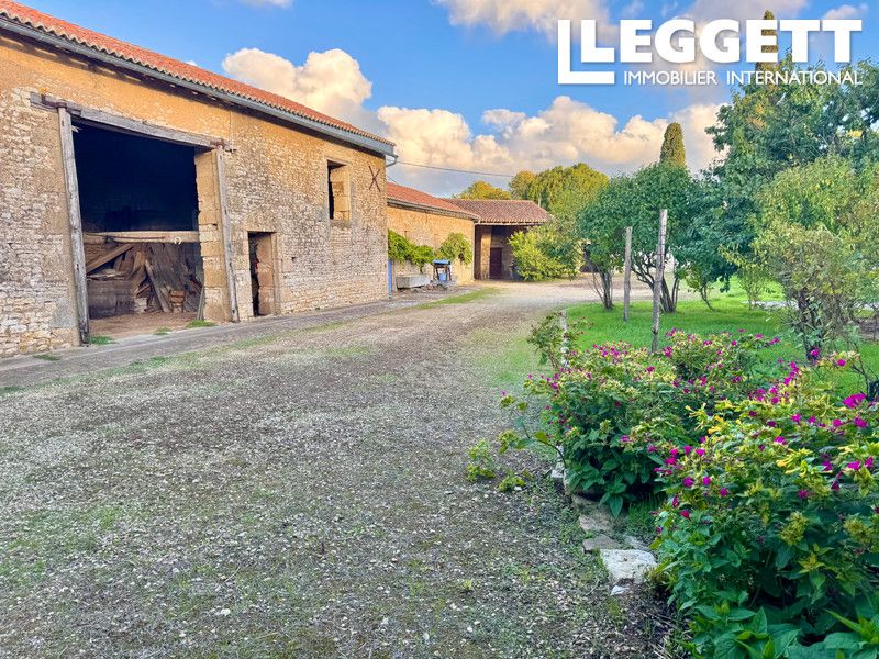 Property photo 2 of 10