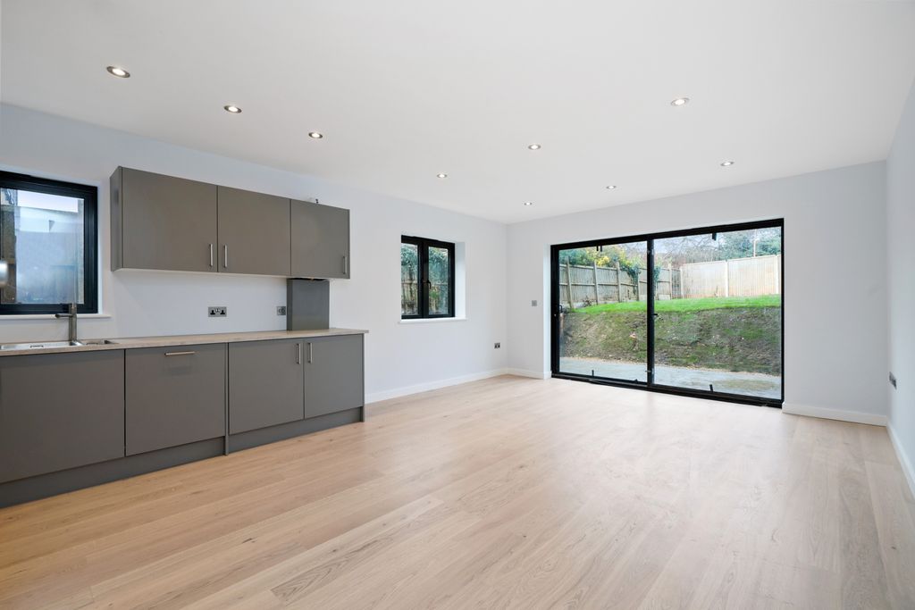 Property photo 1 of 19 Dsc09423