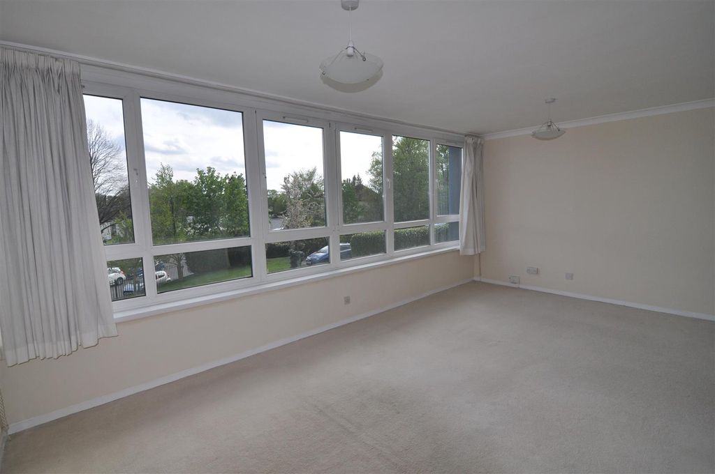 Property photo 2 of 20 Sitting Room