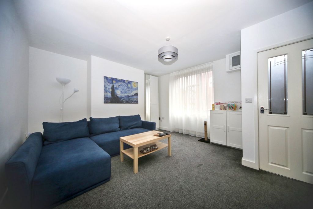 Property photo 2 of 21