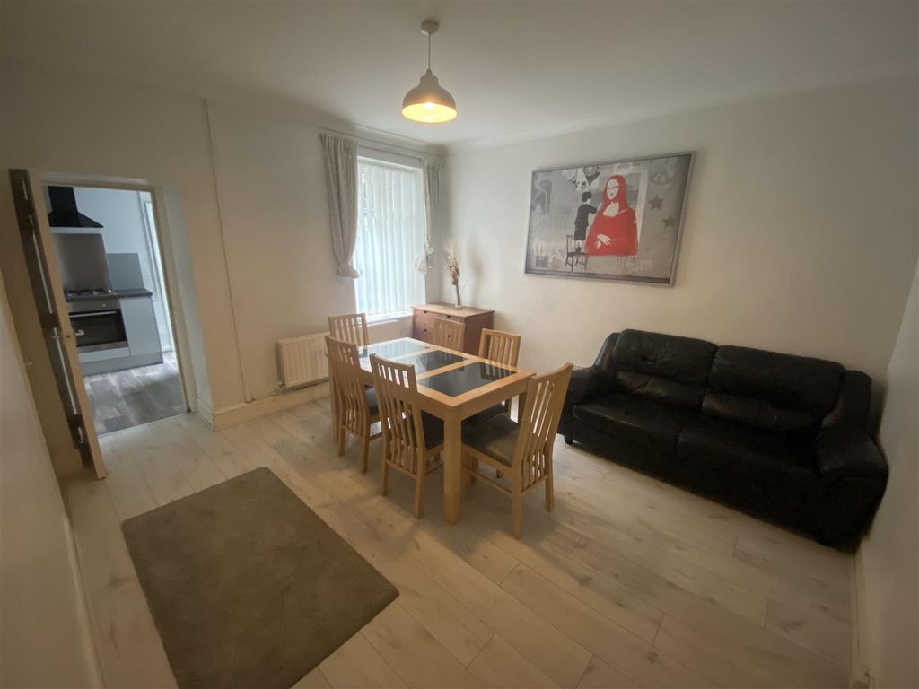 Property photo 3 of 5 Dining Room