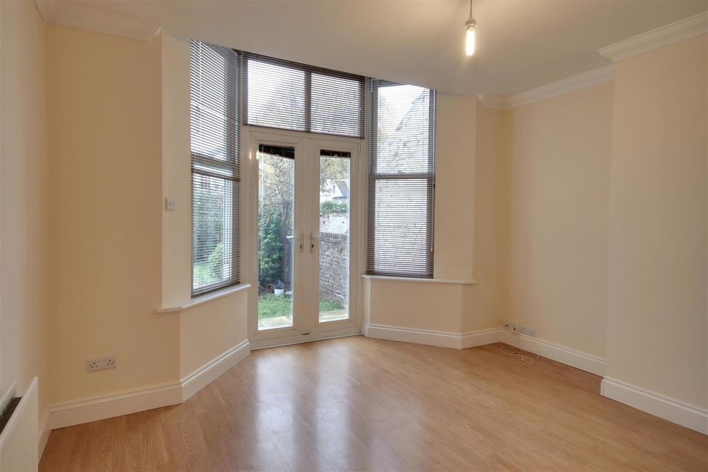 Property photo 2 of 7 Img_3553-Img_3555.Jpg