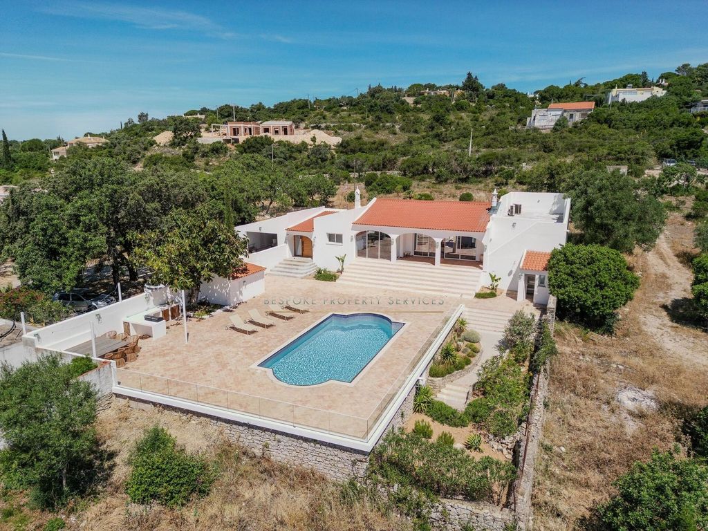 Property photo 1 of 26 Elegant 4-Bedroom Villa With Panoramic Sea Views In Quinta Das Raposeiras, Santa Bárbara De Nexe