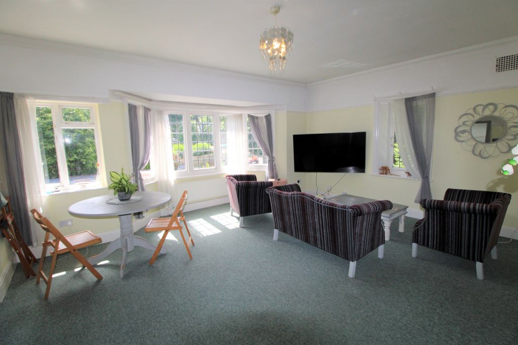 Property photo 2 of 24