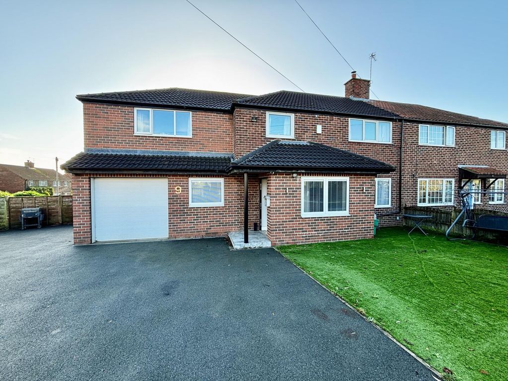 Property photo 1 of 29 Front (Exterior)