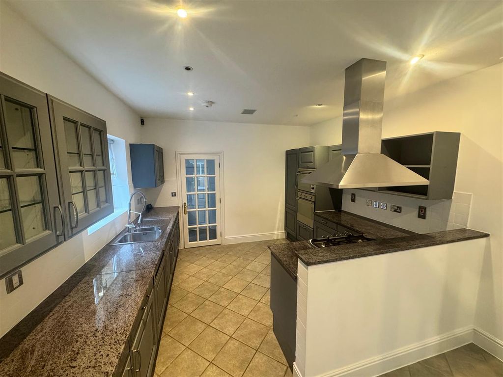 Property photo 3 of 32 Whatsapp Image 2025-12-16 At 15.20.48 (1).Jpeg