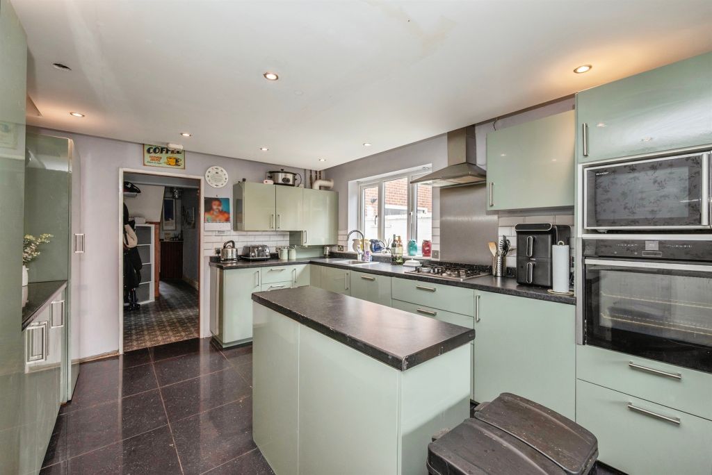 Property photo 2 of 18
