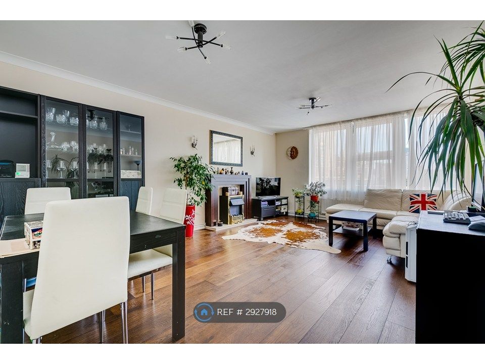 Property photo 1 of 14 Living Room (Previous Tenant)
