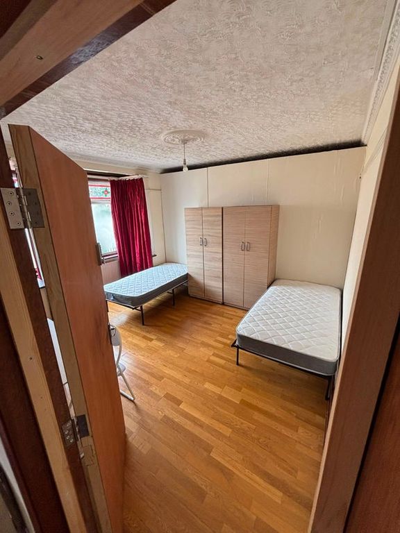 Property photo 1 of 3