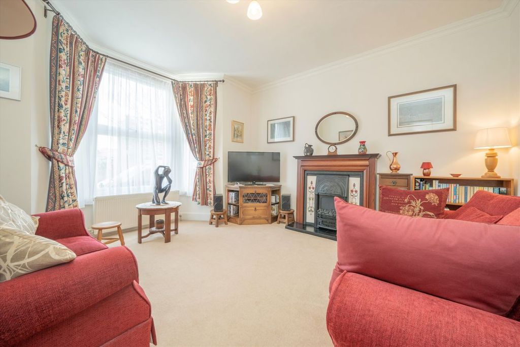 Property photo 2 of 5