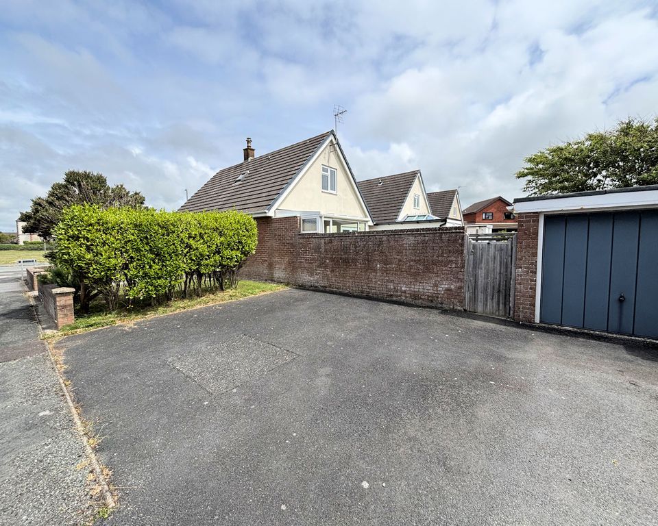 Property photo 3 of 32
