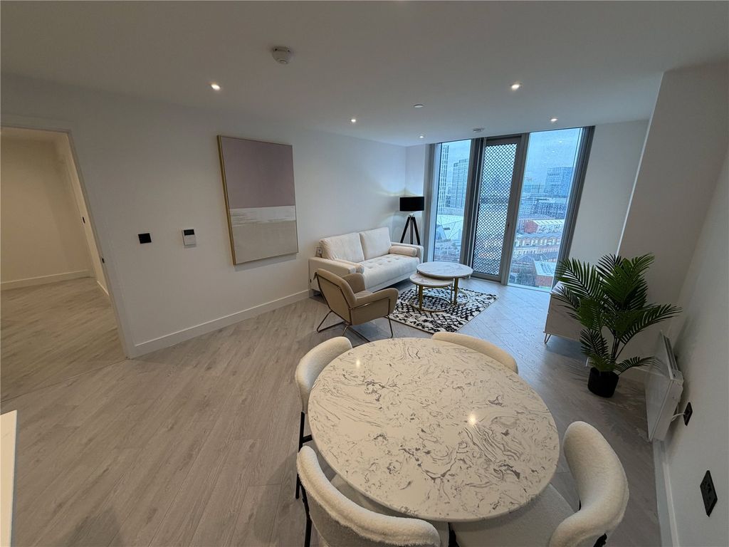 Property photo 2 of 32 Picture No. 08