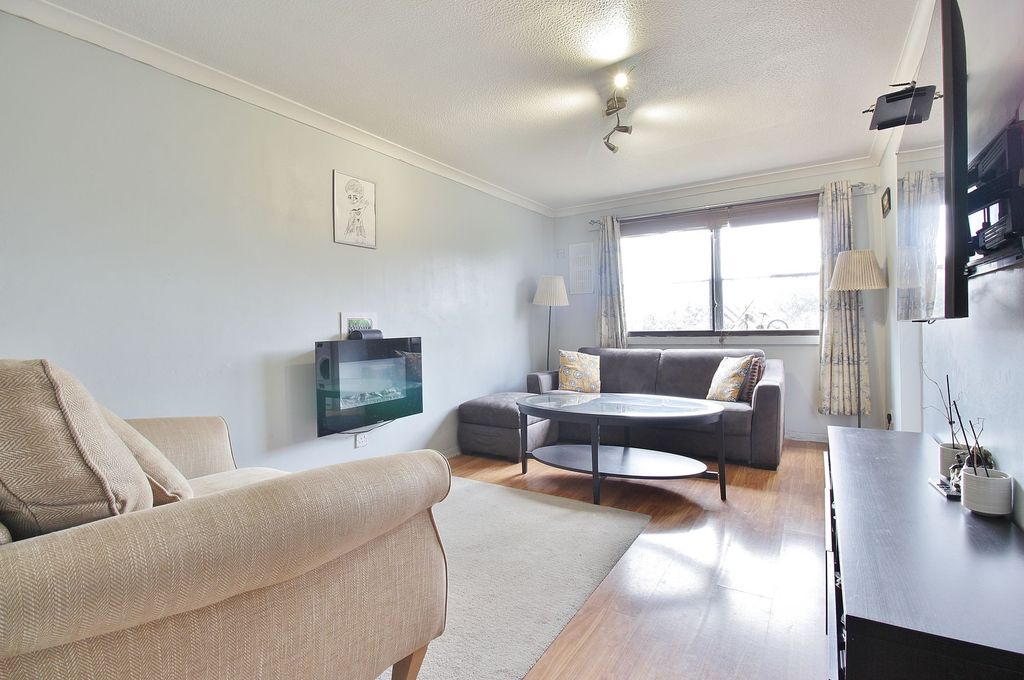 Property photo 2 of 6