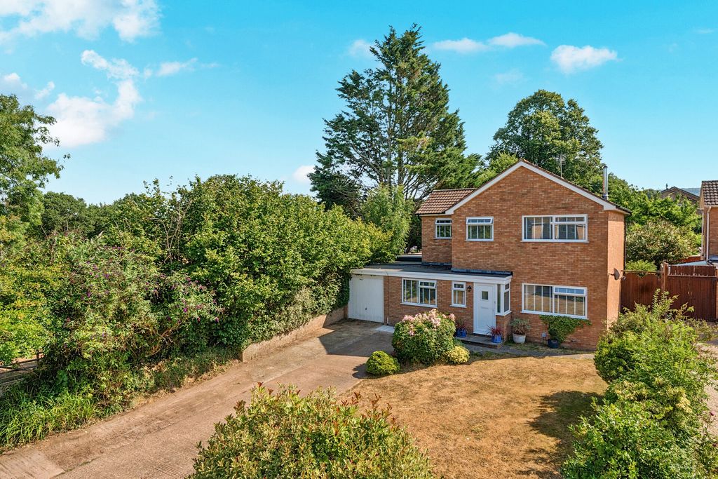 Property photo 1 of 28 1496734-1-6A6A053...