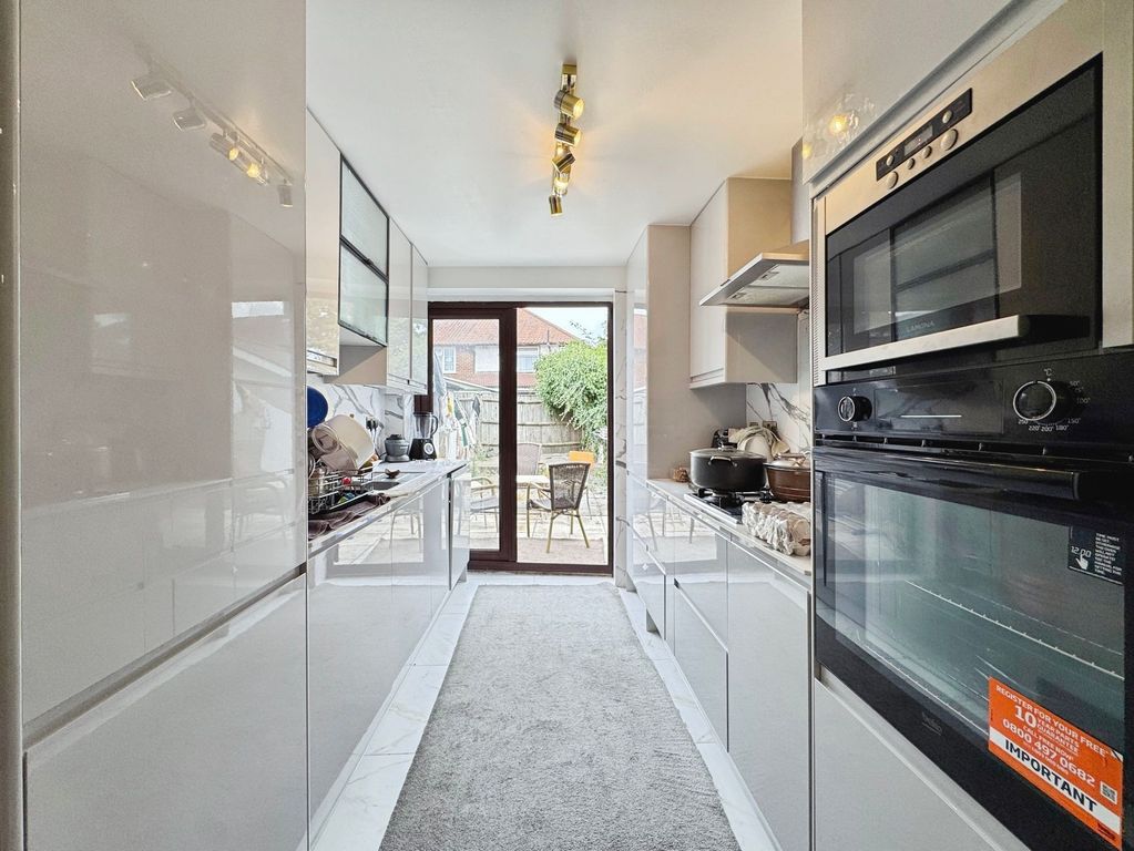 Property photo 3 of 13 Kitchen