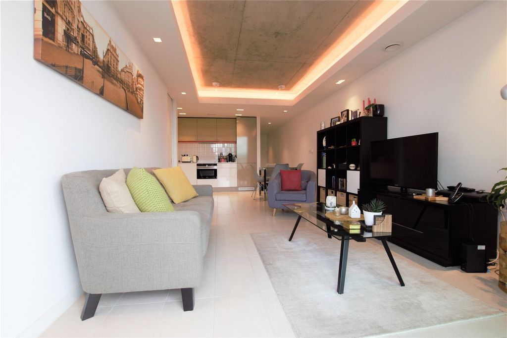 Property photo 3 of 7 Living Area