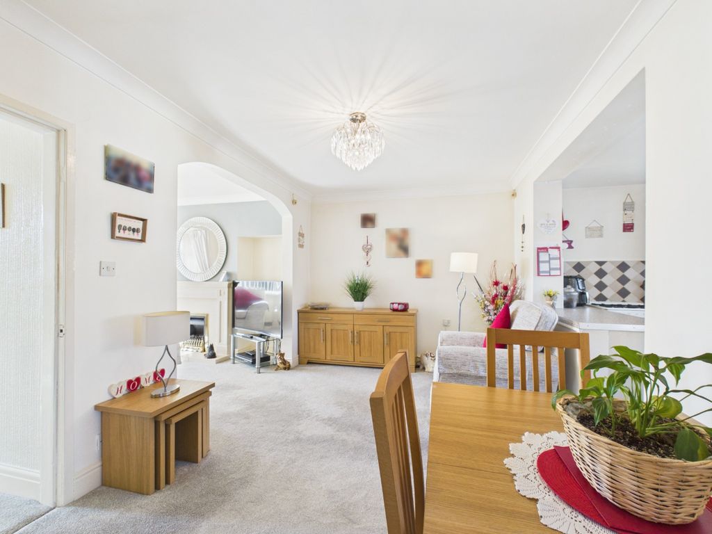 Property photo 2 of 12 5007084