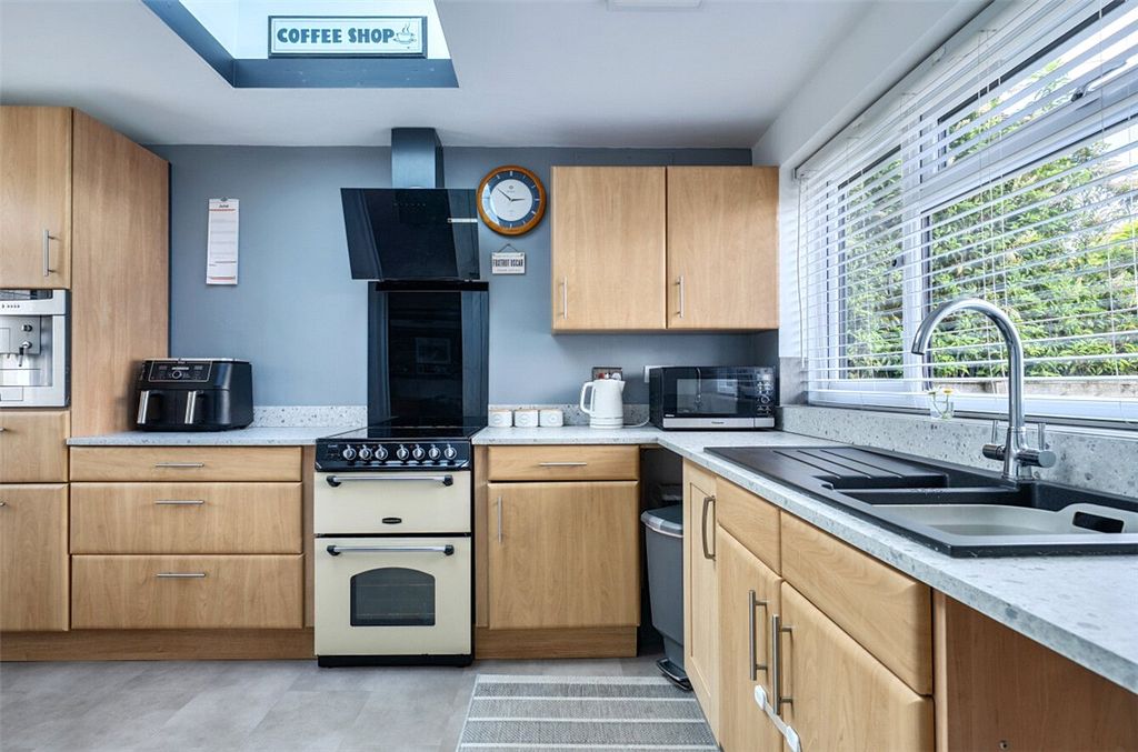 Property photo 3 of 12 Kitchen