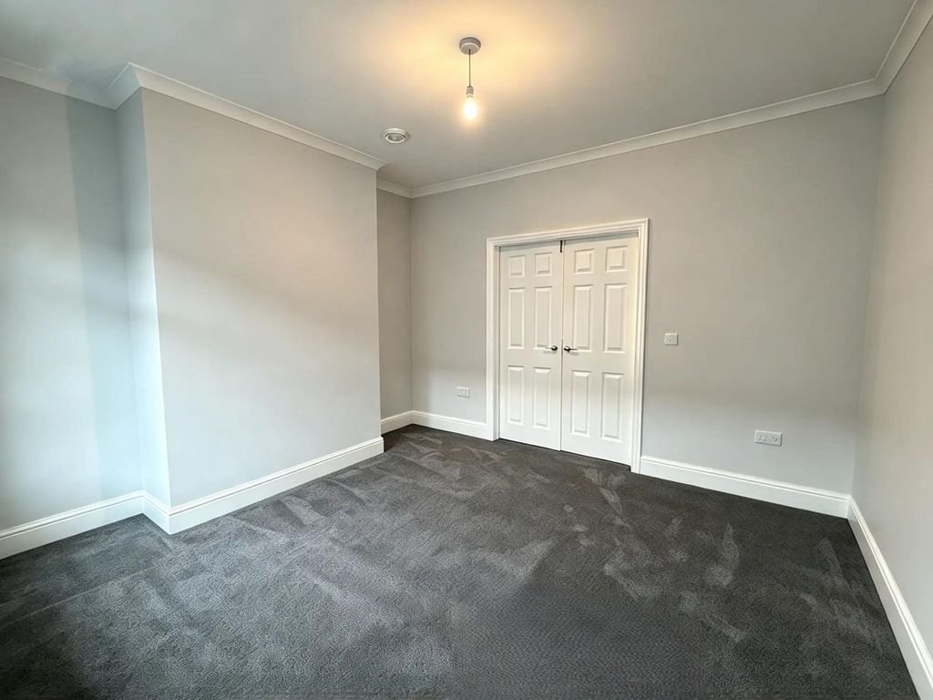 Property photo 3 of 9 Living Room
