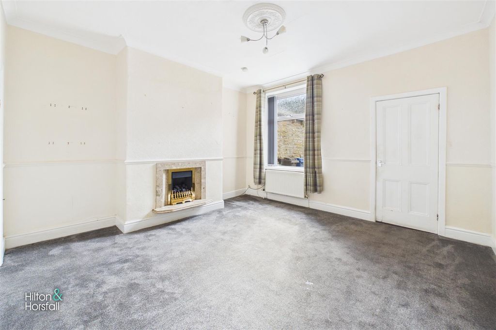 Property photo 3 of 12 Parker Street