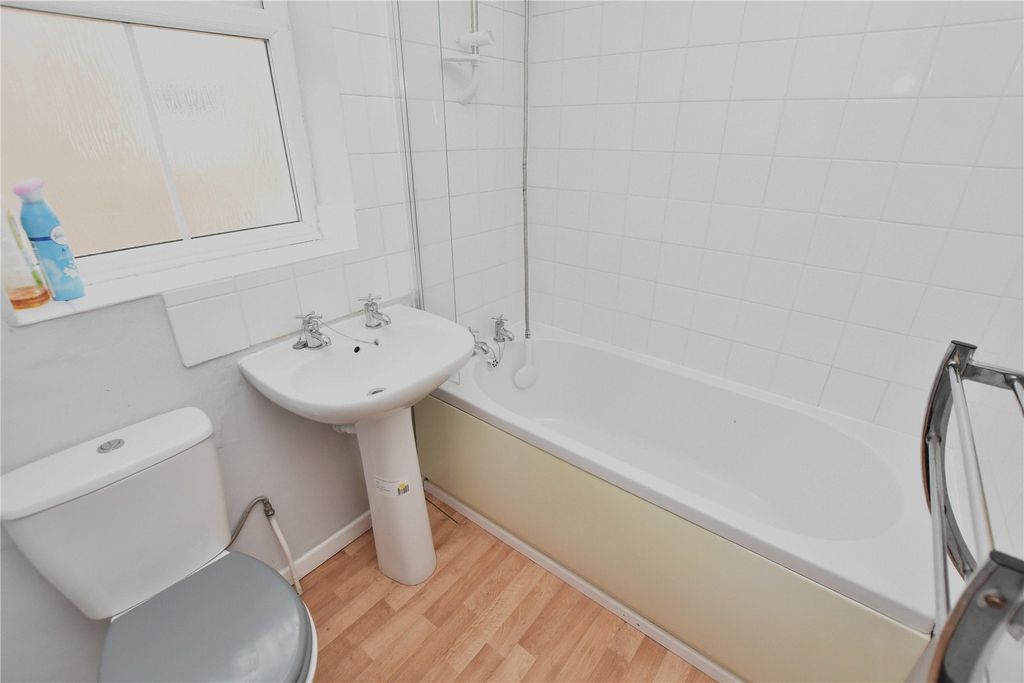 Property photo 3 of 7 Bathroom