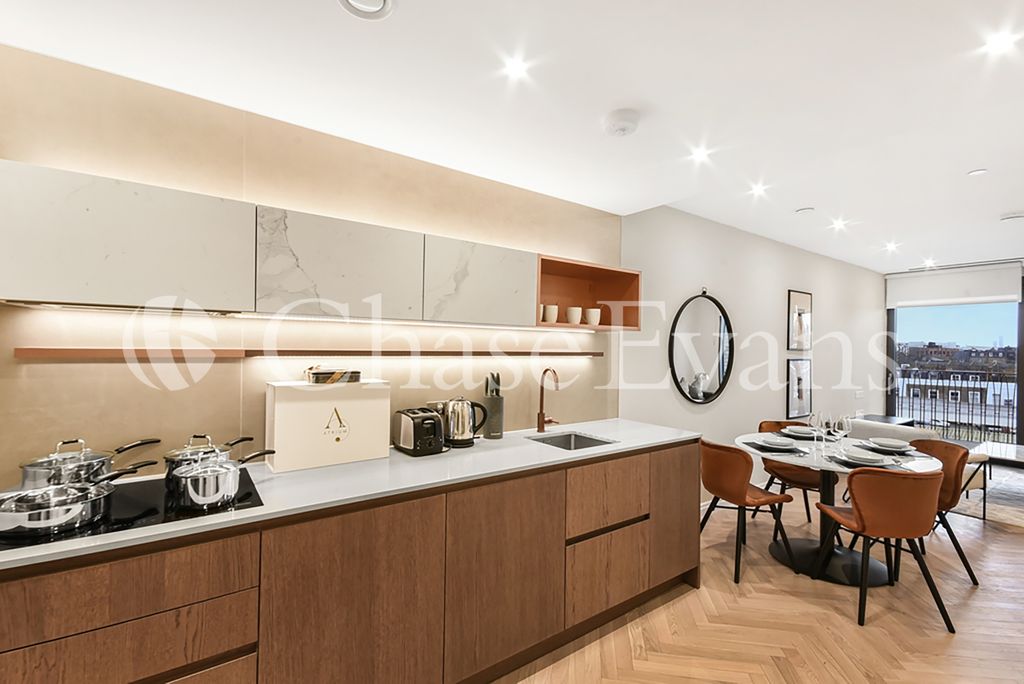 Property photo 2 of 20 King's Road Park, Fu