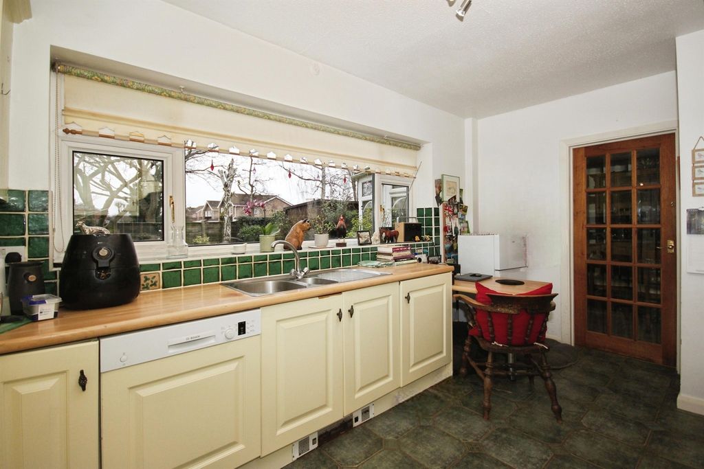 Additional image 7 of 4 bed detached house for saleRisdale Close, Leamington Spa CV32