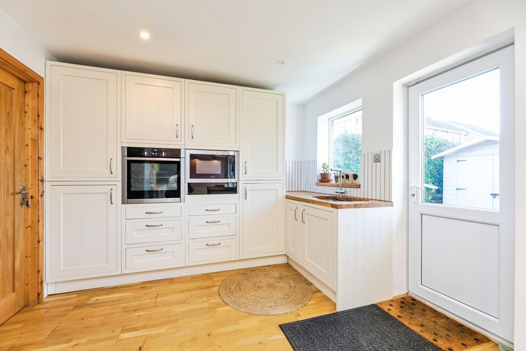 Property photo 3 of 17 Photo