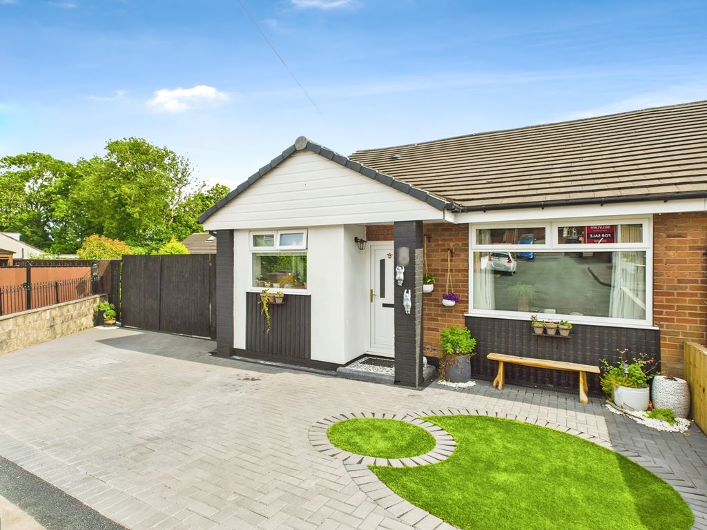 Property photo 1 of 32
