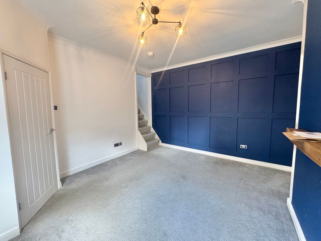 Property photo 1 of 5 Living Room