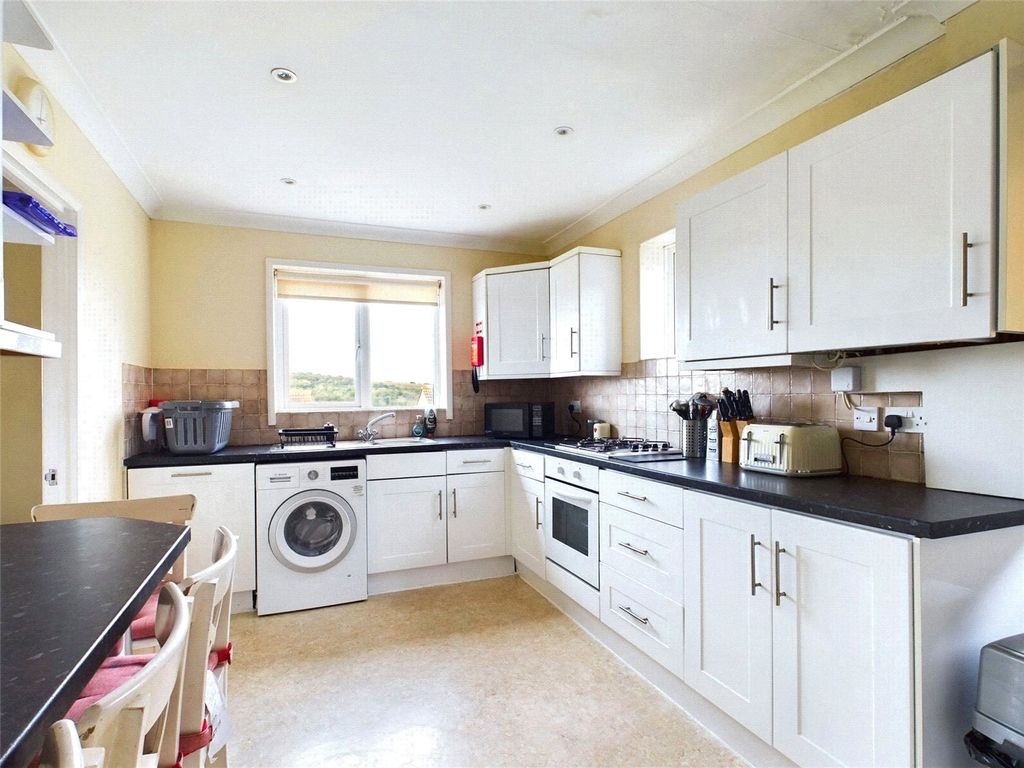 Property photo 2 of 8 Kitchen