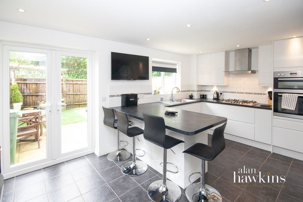 Property photo 3 of 9 Trbnowm-34