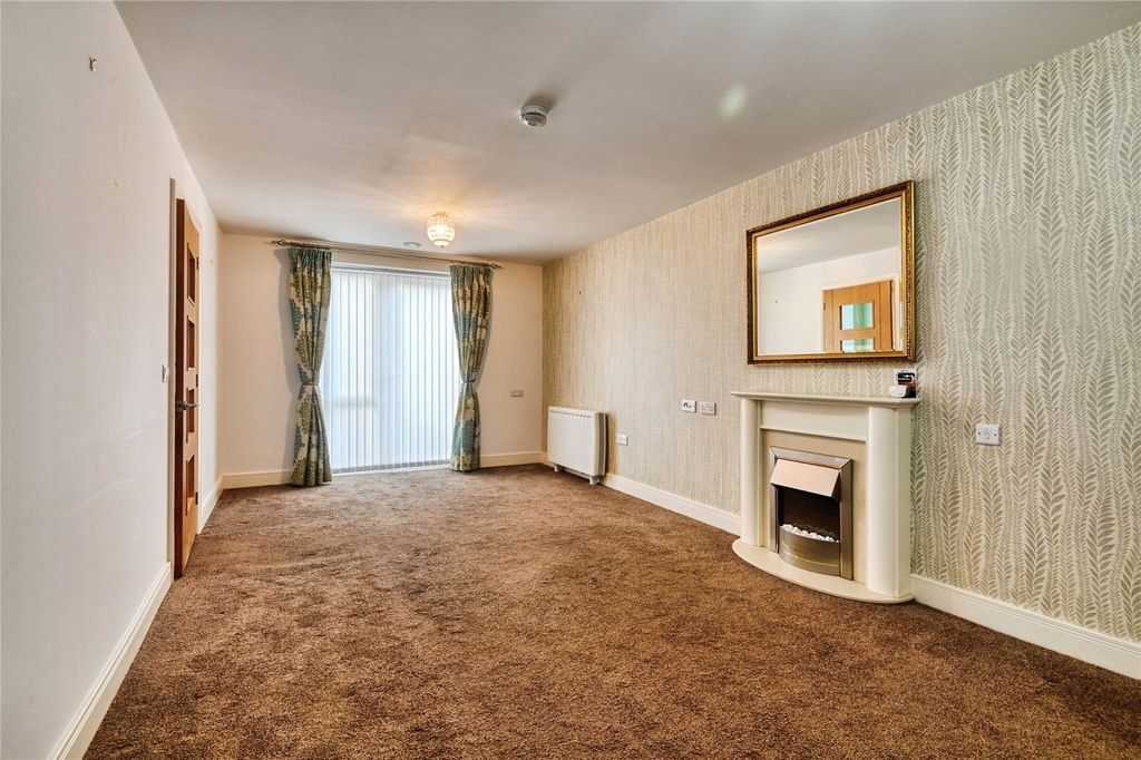 Property photo 2 of 9 Picture No. 14