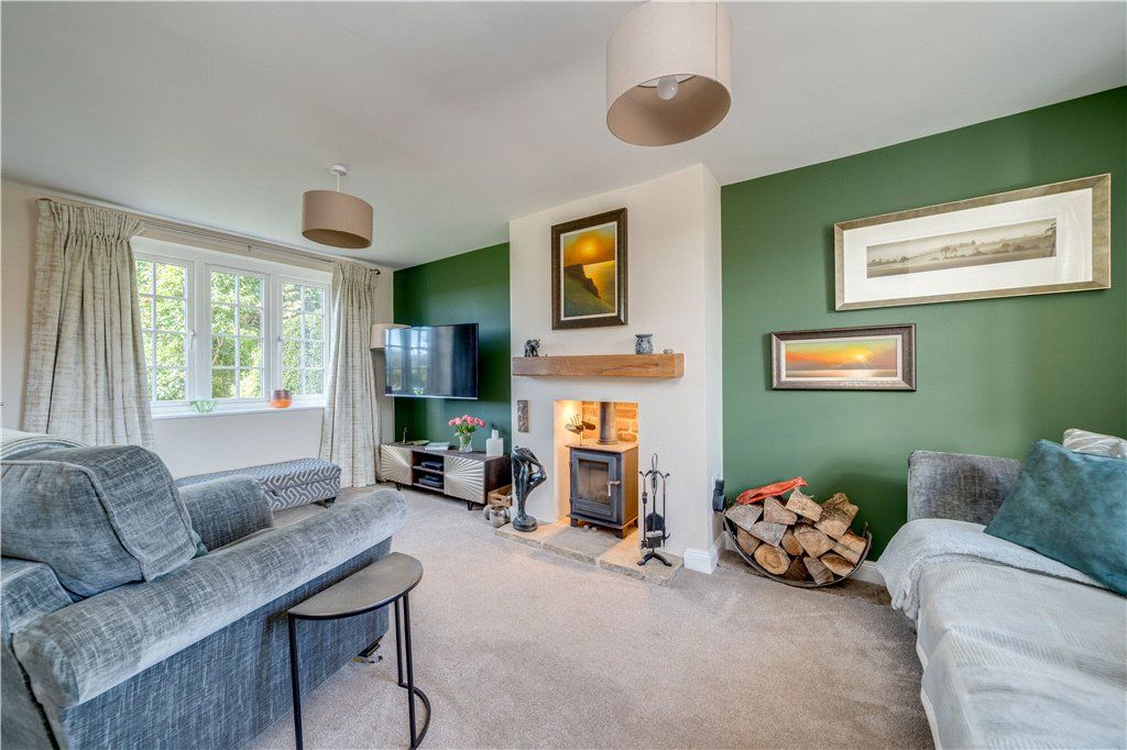 Property photo 3 of 18 Sitting Room