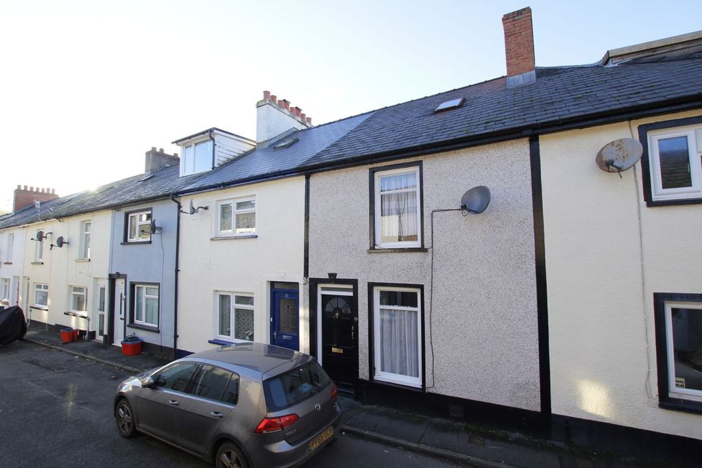 Property photo 1 of 12