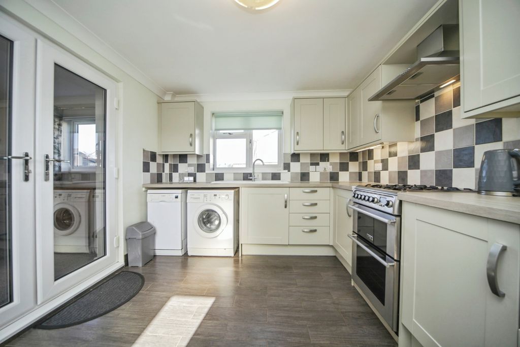 Property photo 3 of 17 Pbox-Img.Jpg