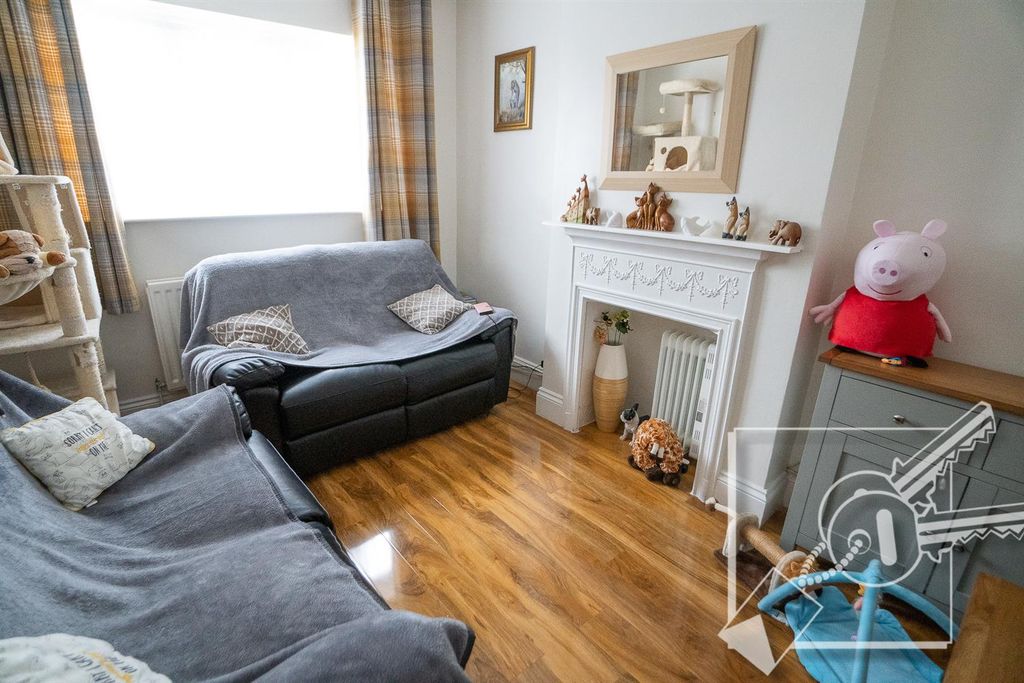 Property photo 3 of 21 Reception 2