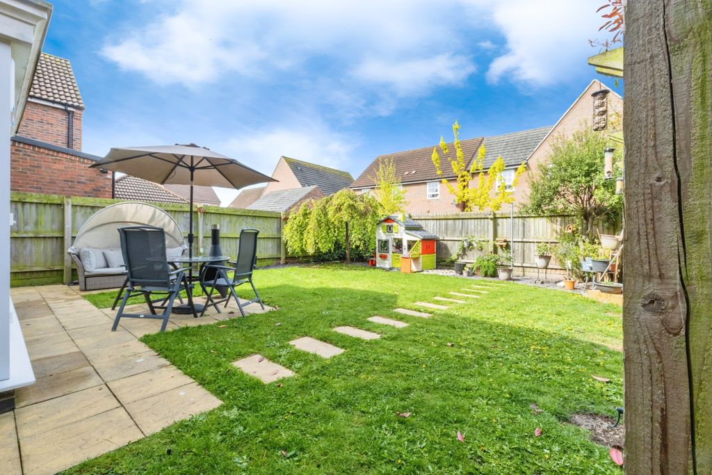 Property photo 2 of 19 Rear Garden