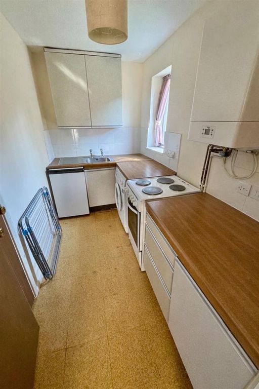 Property photo 3 of 6 Kitchen