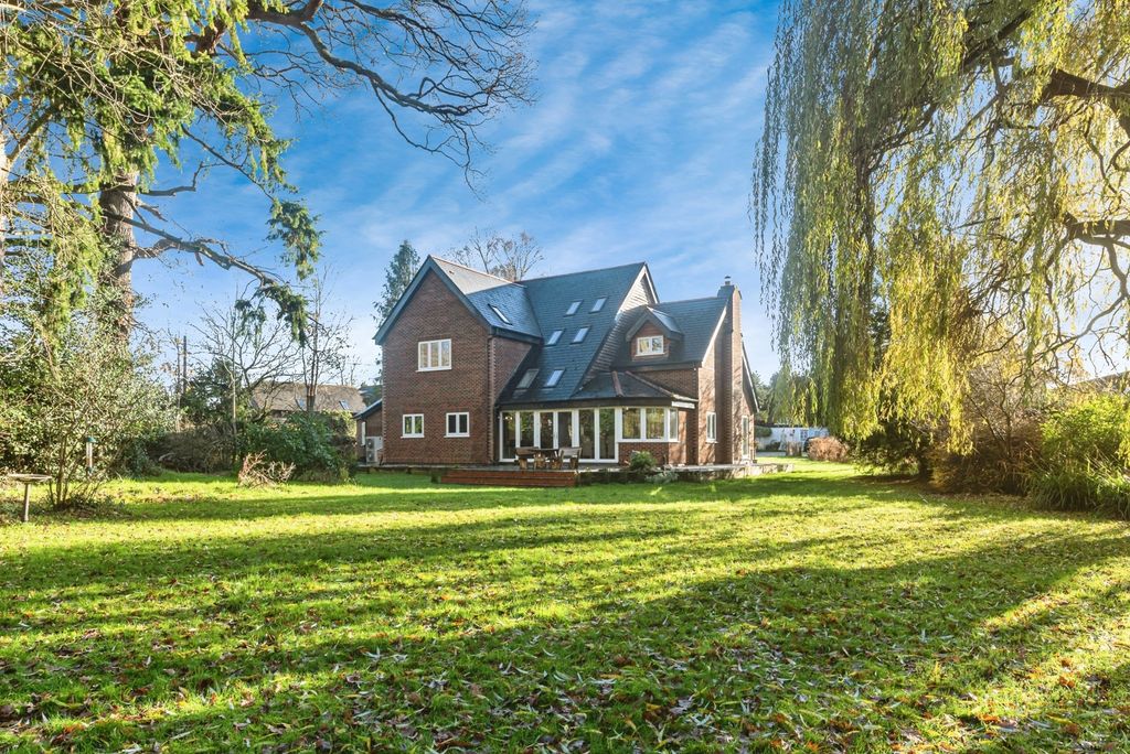 Property photo 3 of 35 Pbox-Img.Jpg