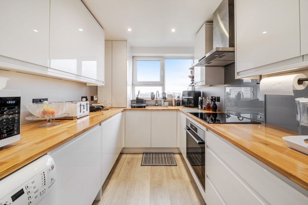 Property photo 3 of 16 1453852-10-69F078...