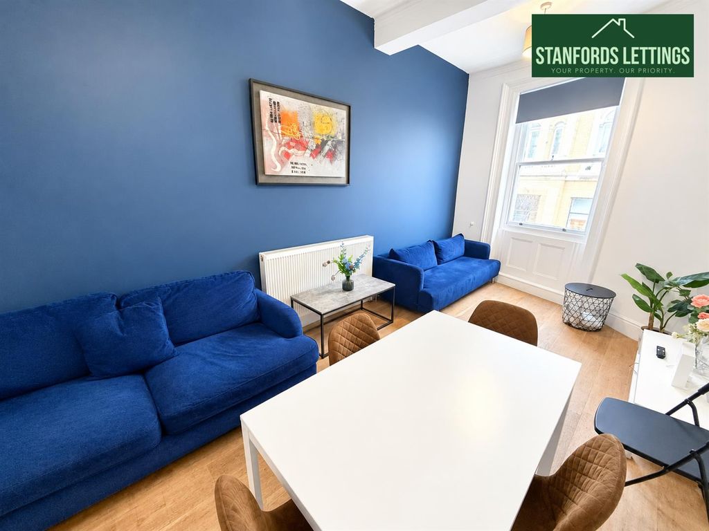 Property photo 1 of 6 Living Space (2).Png